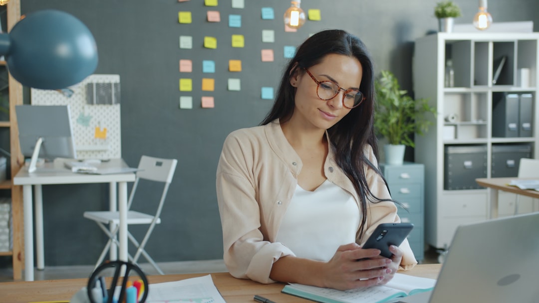 Сайт работает, а продажи не растут? Покажу, как услышать клиентов и увеличить конверсию