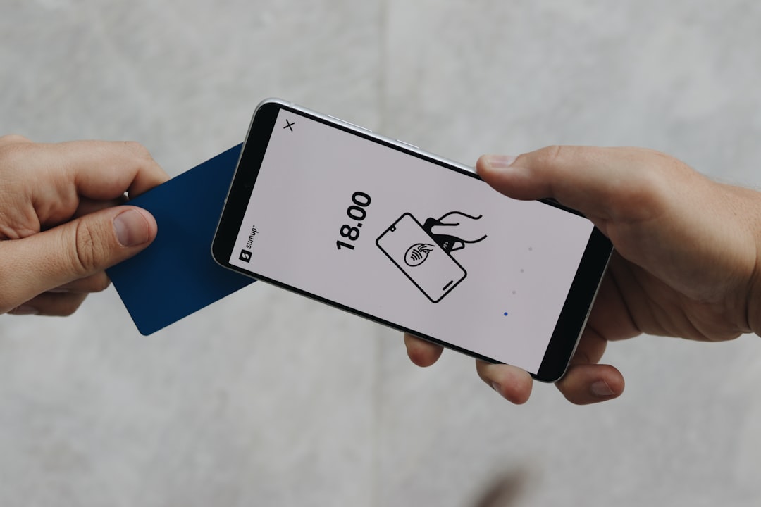 Клиент звонит забронировать товар, а его уже продали: как решить проблему раз и навсегда